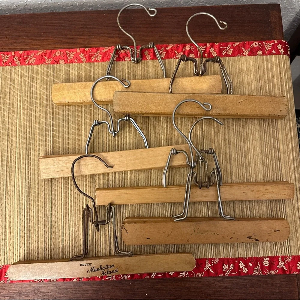 Manhattan Island (1) Windsor (1) & Unbranded (4) Vintage Wood Hangers Lot Of 6